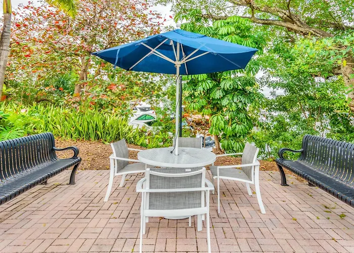 Stunning Centrally Located Apartments At New River Cove In South Florida