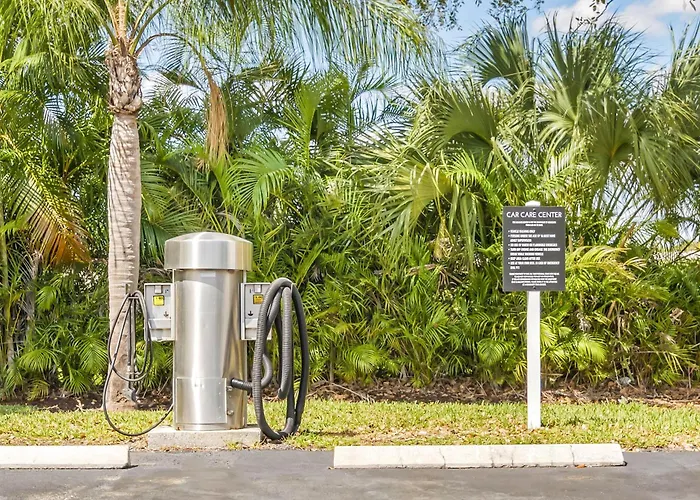 Stunning Centrally Located Apartments At New River Cove In South Florida