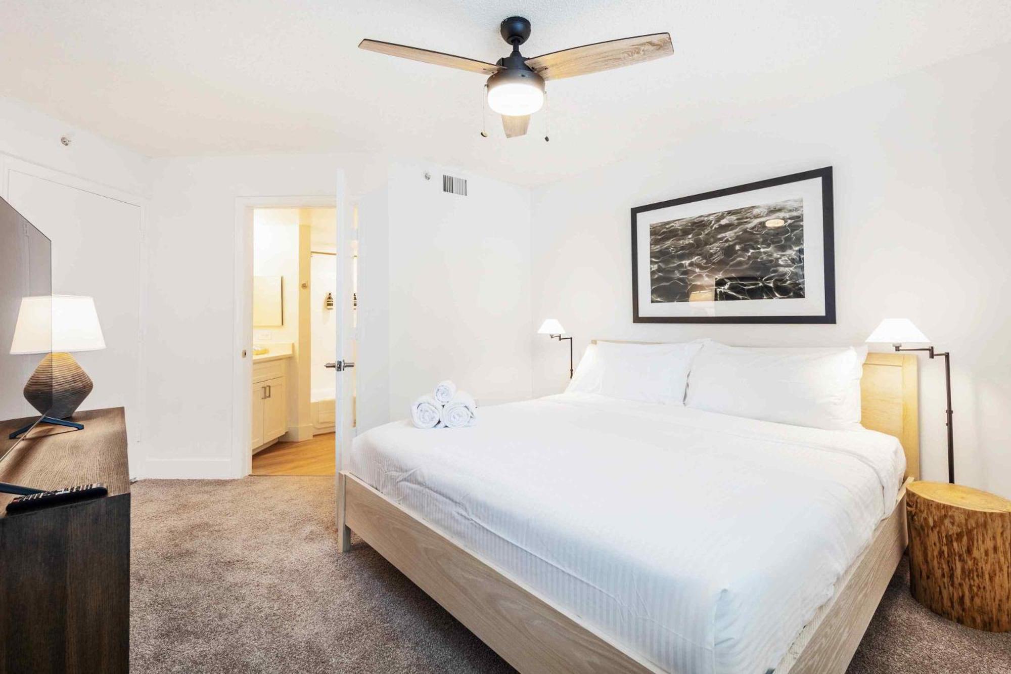 Stunning Centrally Located At New River Cove In South Florida Apartment Fort Lauderdale